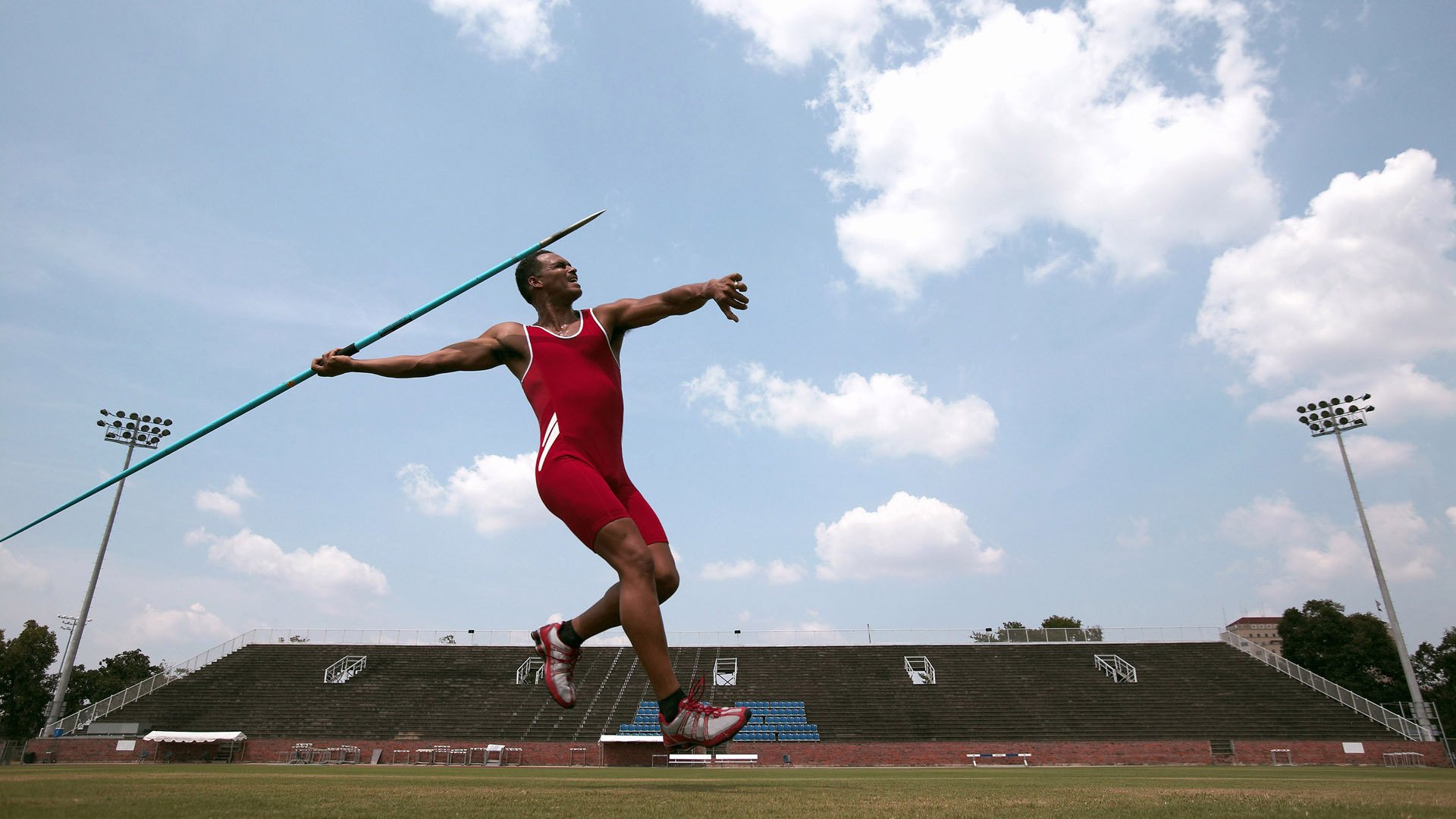 比利亚雷亚尔单节拉开莱比锡红牛，特奥成为关键先生